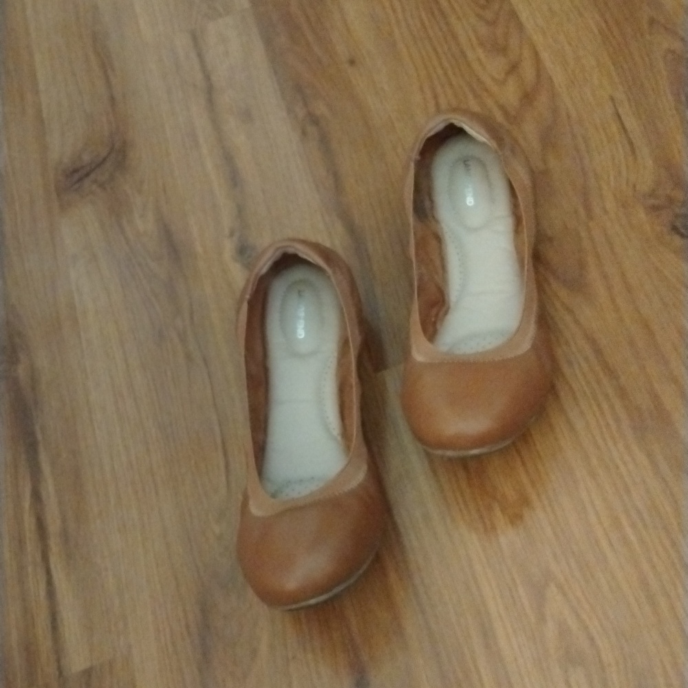 Brand:  Land's End Slip-on Ballet Flats; Color:  Cognac; Size: 11 Wide